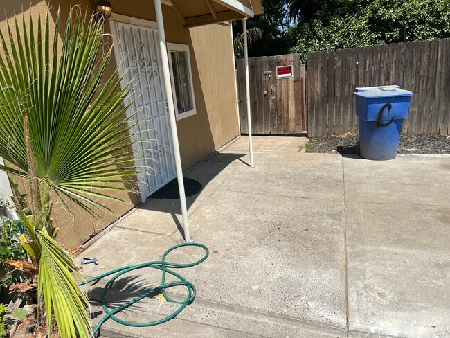 Building Photo - 1310 Los Robles Blvd