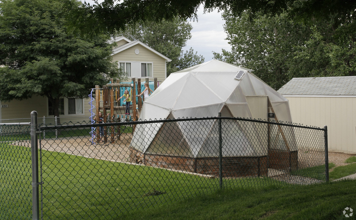 Building Photo - Foothills Green