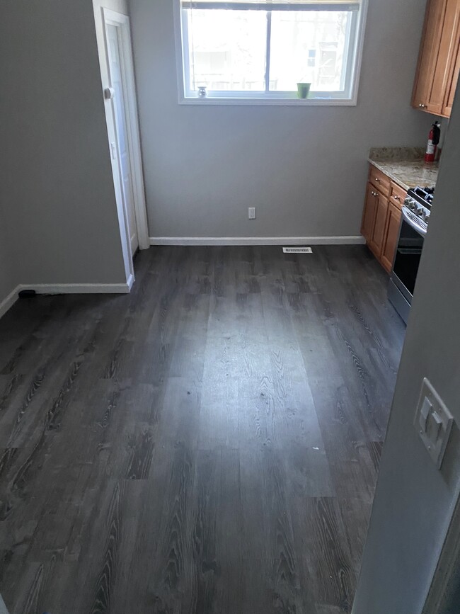 Waterproof, stain proof new floors through out unit - 31 Homestead Park