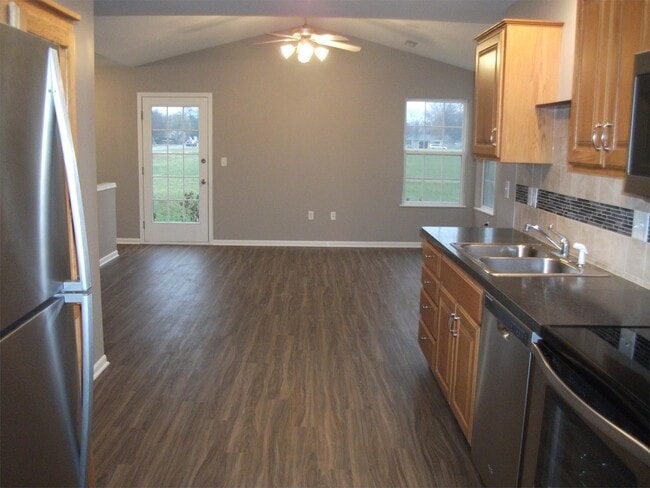 Building Photo - 2400 Walden Ln
