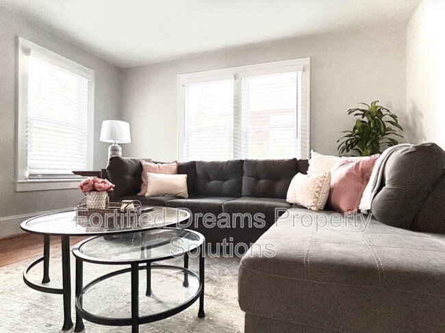 Foto del edificio - 2240 Queen St