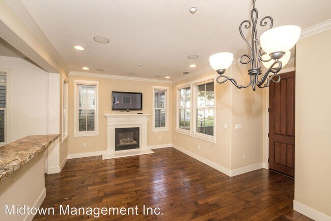 Building Photo - 4 br, 3.5 bath House - 205 Pearl Ln