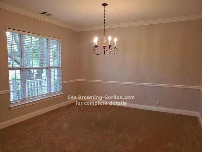 Building Photo - Four Bedroom, 3 bath House in Brentwood Ch...