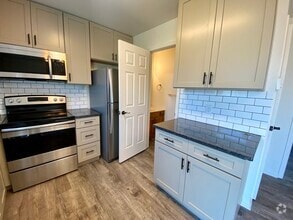 Building Photo - 40 Pheasant Ln