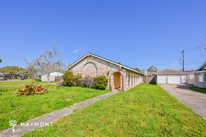 Building Photo - Houston Ranch-Style Home