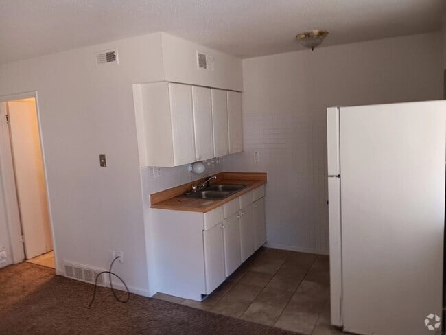 Building Photo - 5808 Stieren Dr
