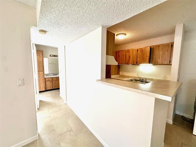 Building Photo - 455 Alt 19
