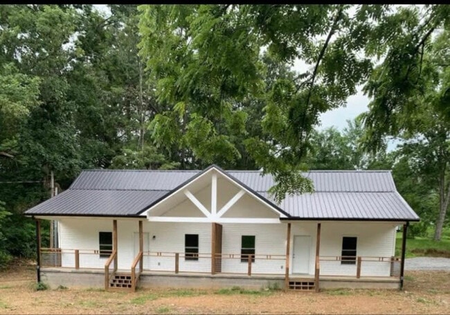 Building Photo - 21 Walnut Grv Ave