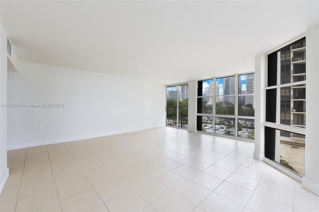Foto del edificio - 1901 Brickell Ave