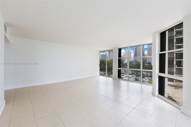 Building Photo - 1901 Brickell Ave
