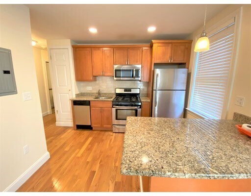 Building Photo - 17 Cutler St