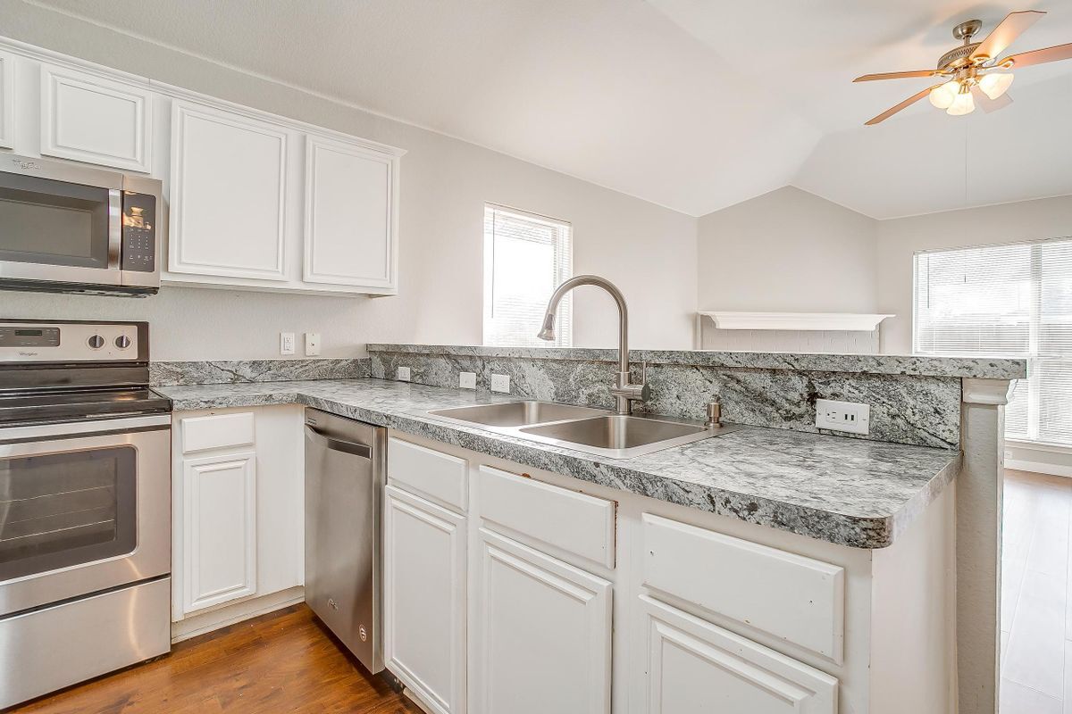 Foto del edificio - 927 Simon Dr