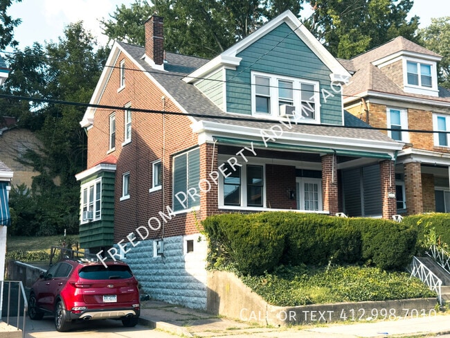 Building Photo - 156 Ormsby Ave
