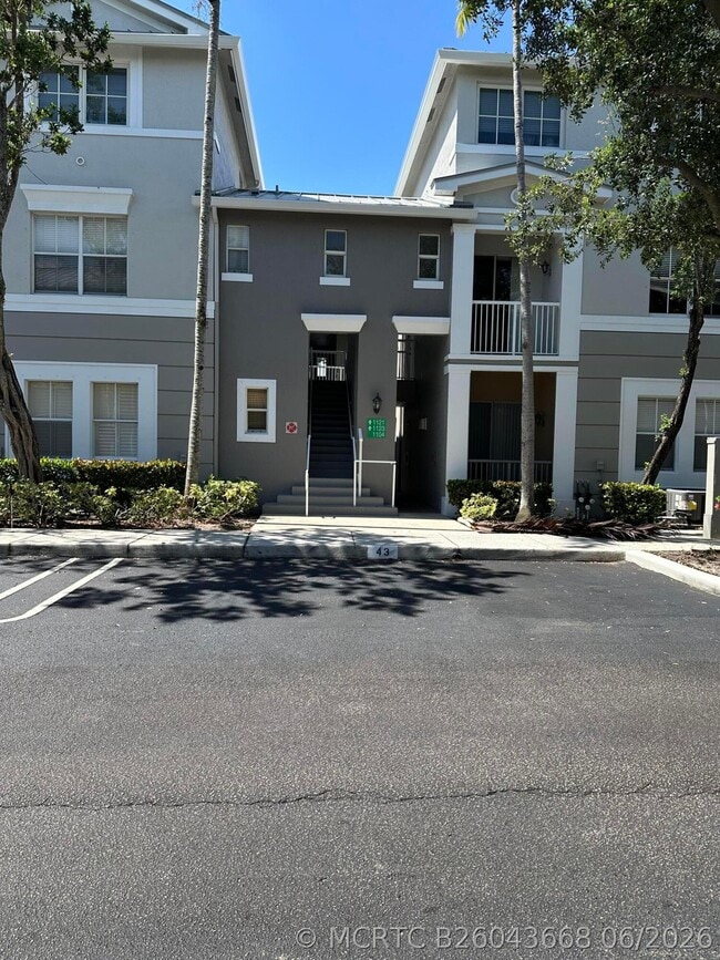 Building Photo - 1121 Shoma Dr