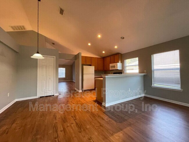 Building Photo - 2958 Piedmont Manor Dr