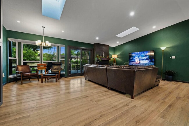 Building Photo - 4802 Oldfort Hill Dr