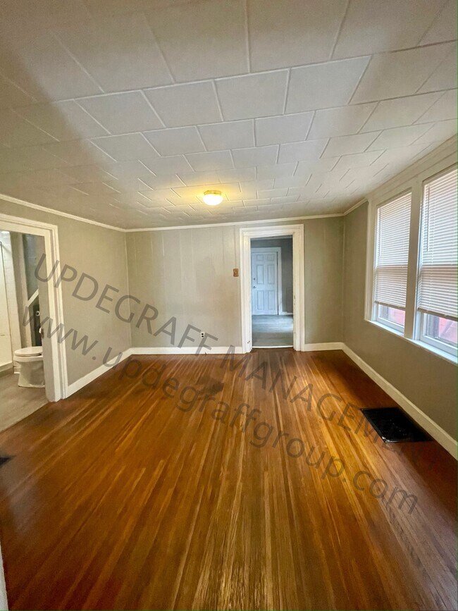 Building Photo - 6 Blakeney Pl