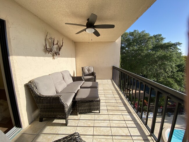 Building Photo - 301 Tarpon Point