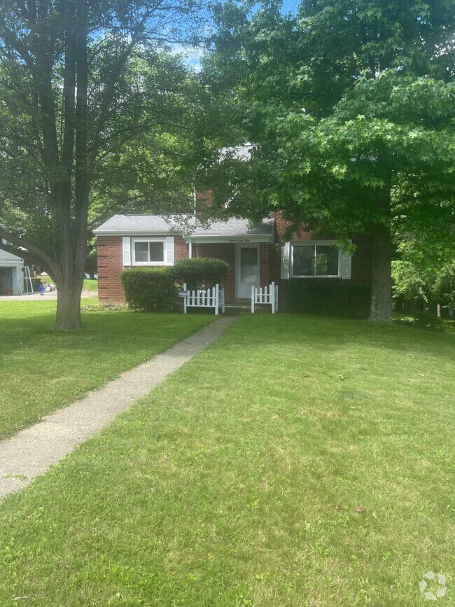 Franklin Park Apartments for Rent with Hardwood Floors Sewickley, PA