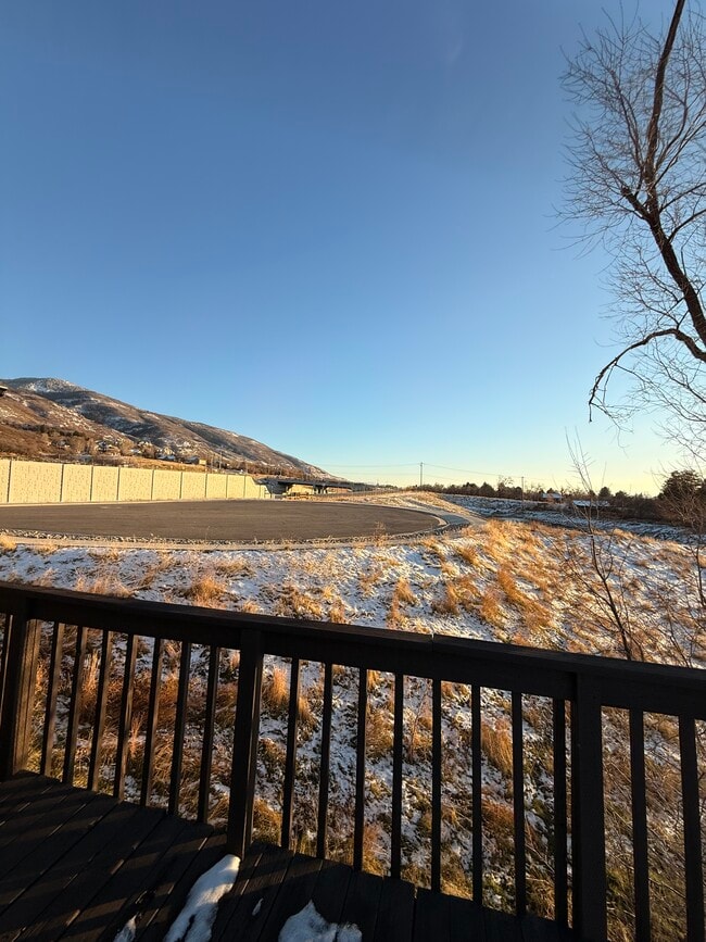 Foto del edificio - 643 Woodridge Dr