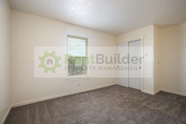 Foto del edificio - CALL US TODAY AT (505) 808-6467 TO SCHEDULE A CONVENIENT SHOWING
