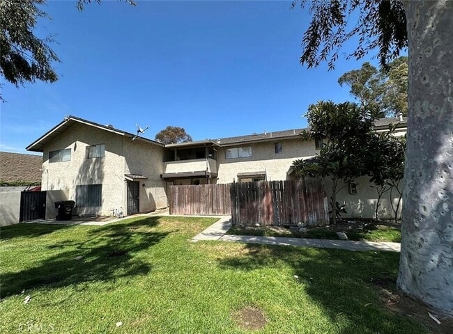 Building Photo - 1501 E Fairfield Ct