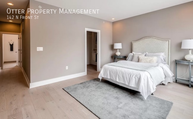 Photo - 142 N Front St House