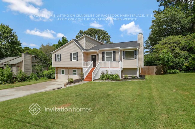 Building Photo - 4030 Leicester Dr NE