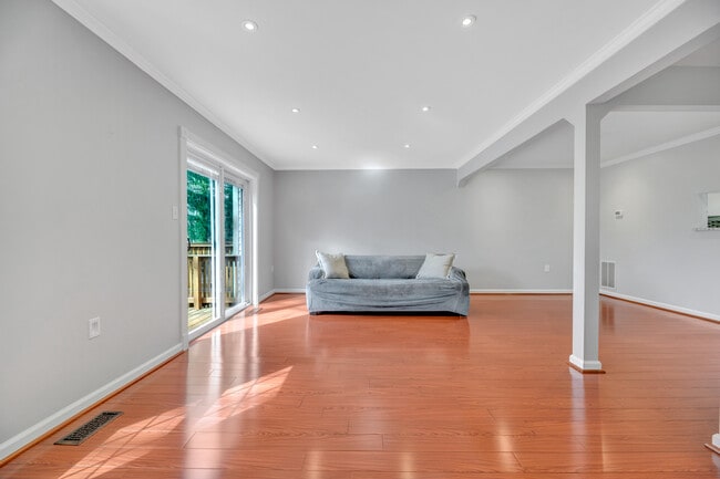 Building Photo - 7826 Mt Woodley Pl