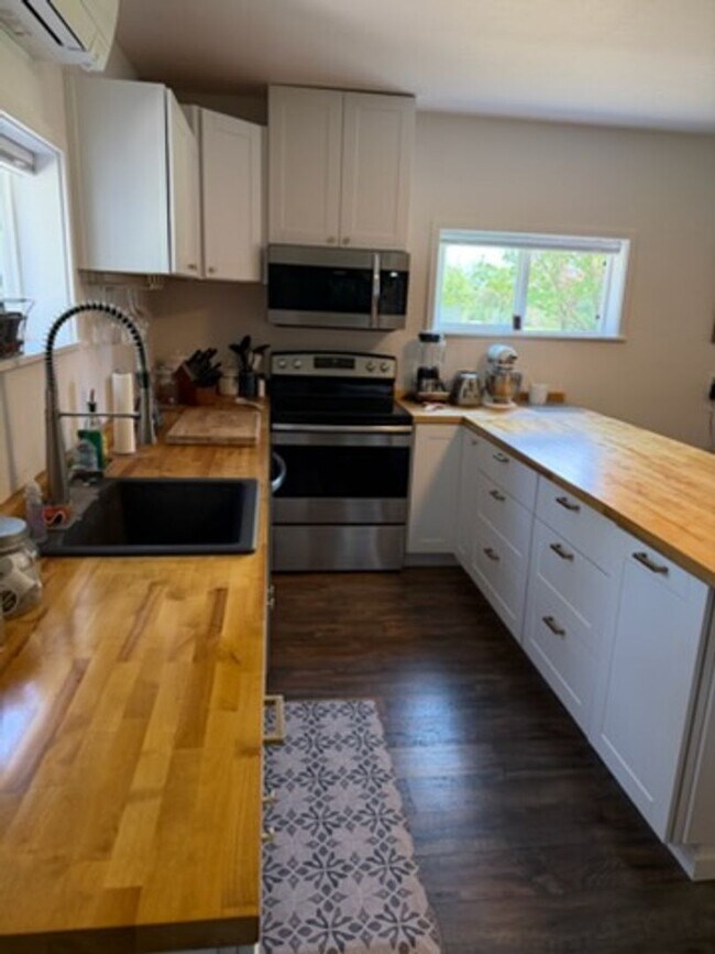 Foto del edificio - 825 Greenridge Dr