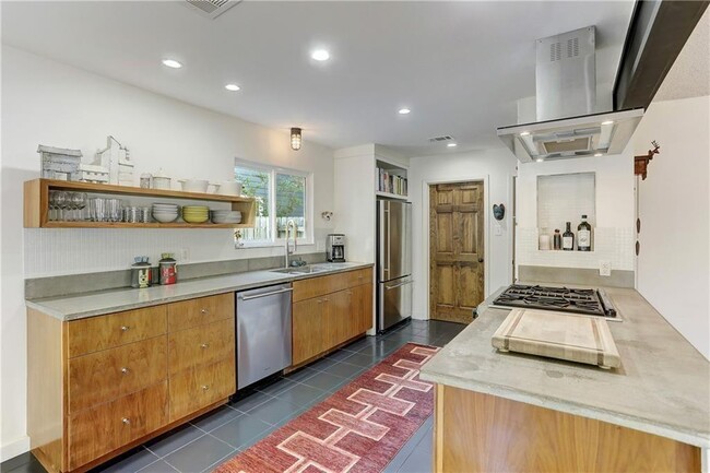 Building Photo - 11513 Heathrow Dr