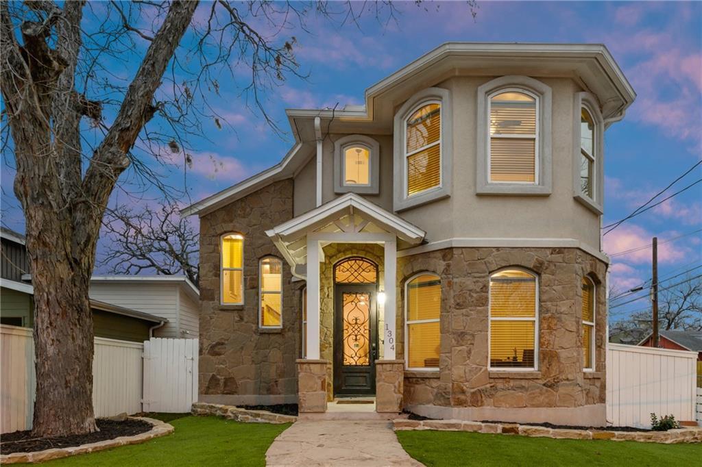Foto principal - 1304 Leona St