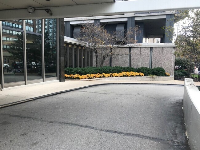 Foto del edificio - 5701 N Sheridan Rd