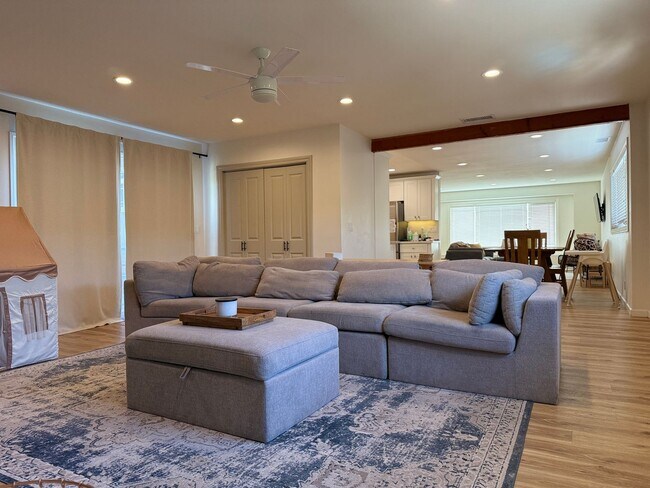 Foto del edificio - Garden Grove - Upgraded 3 Bedroom 2 Bath H...