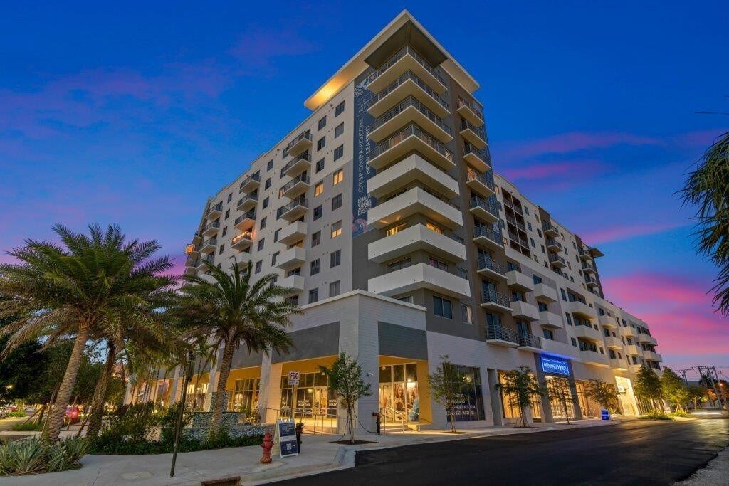 Foto principal - 200 NE 1st Ave