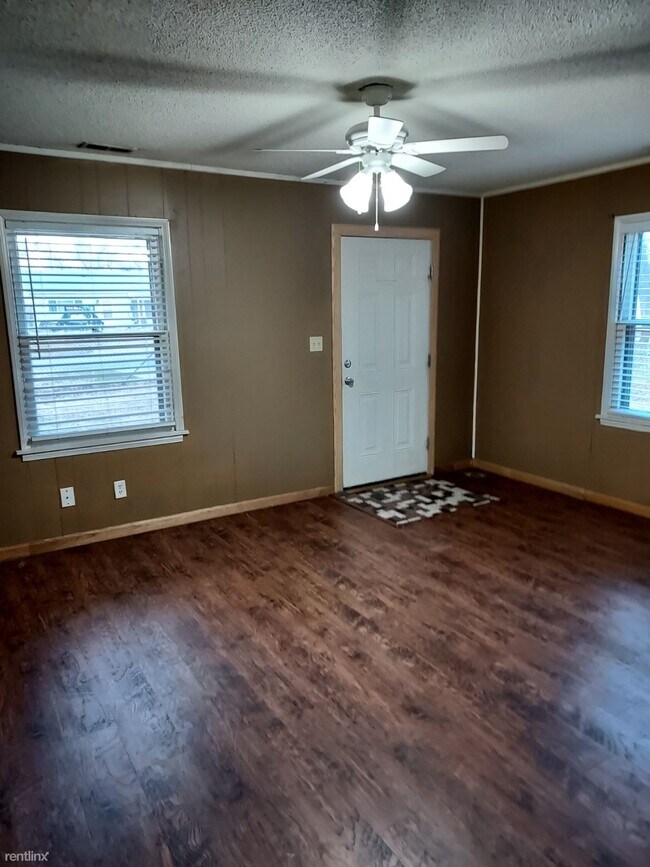 Building Photo - 2 br, 1 bath House - 5329 W Douglas Ave