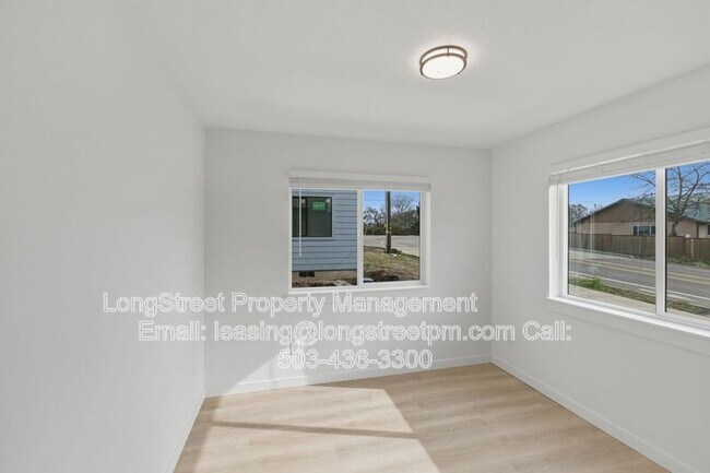 Building Photo - 810 S 19th St