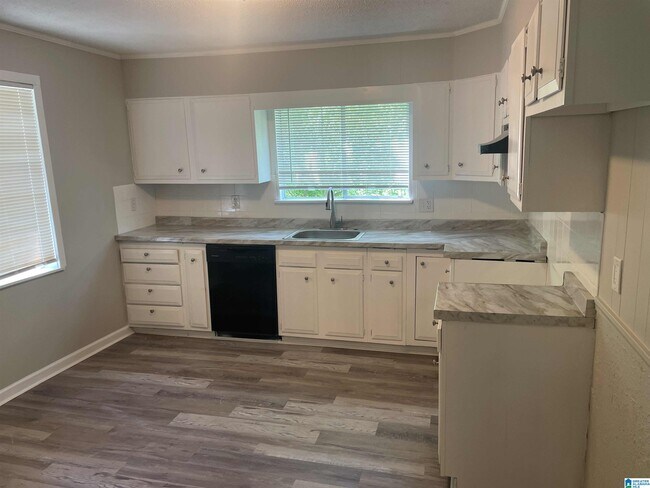 Building Photo - 2881 Valley View Cir