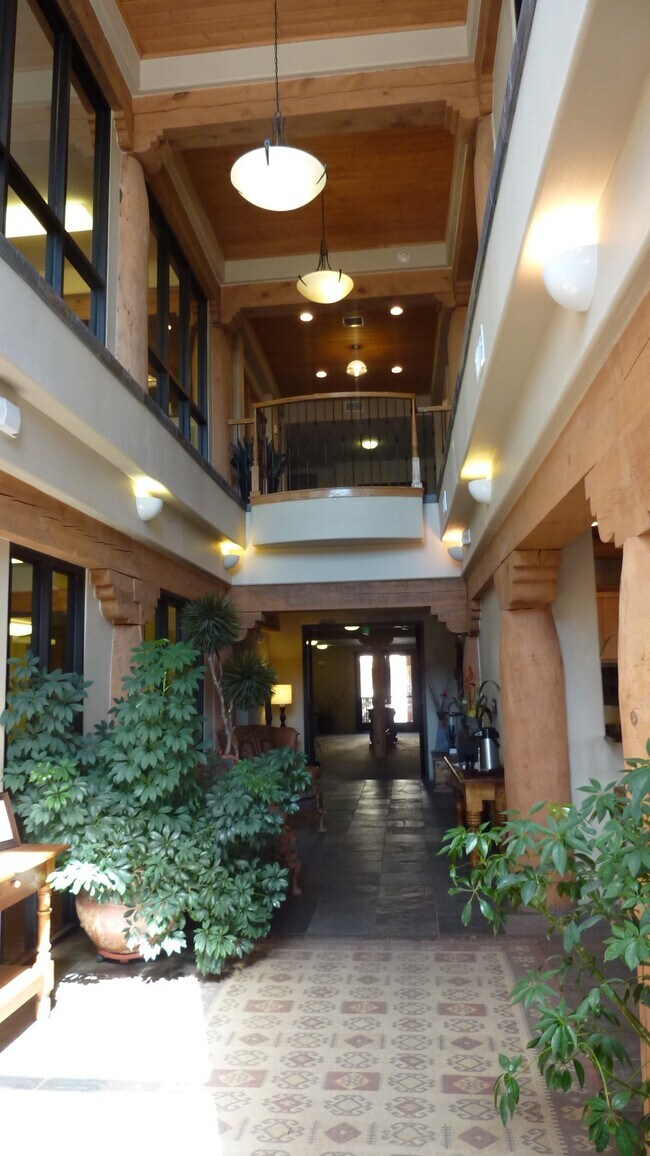 Building Photo - 1405 Vegas Verdes Dr