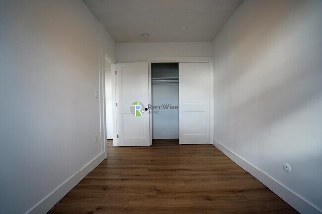 Foto del edificio - 745 E 7th St