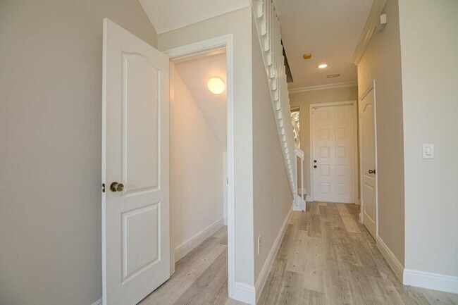 Foto del edificio - 446 Rainbow Springs Terrace