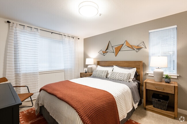 2BD, 2BA - 921SF - Meridian Pointe Apartment Homes