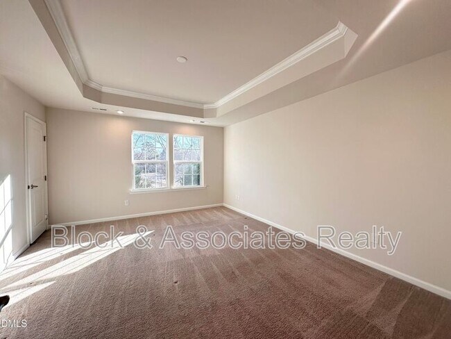Building Photo - 945 Arnold Place Dr