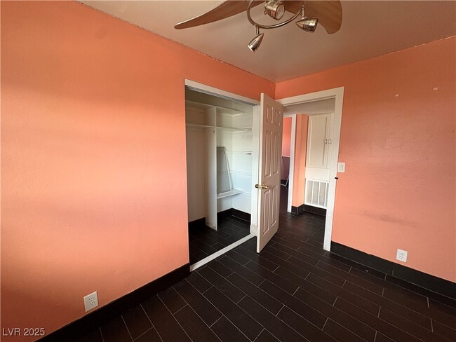 Building Photo - 249 Shoshone Ln