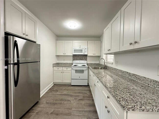 Foto del edificio - 2221 Monroe St