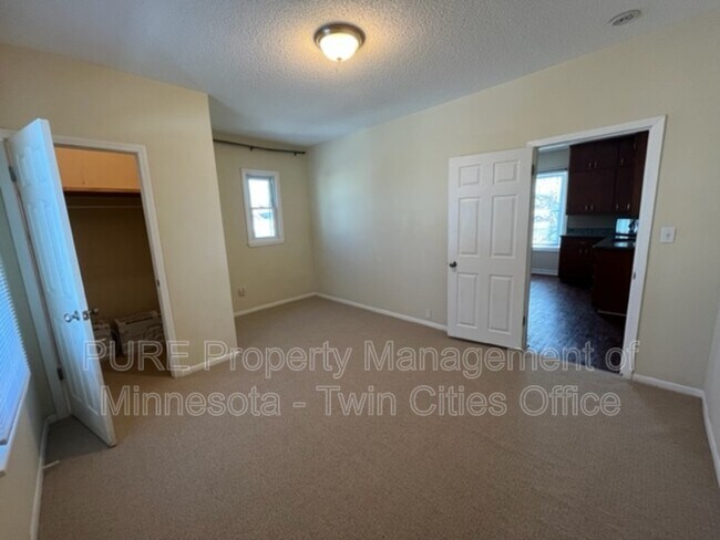 Building Photo - 1181 Ross Ave