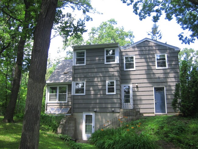 Building Photo - 2541 Burnham Rd