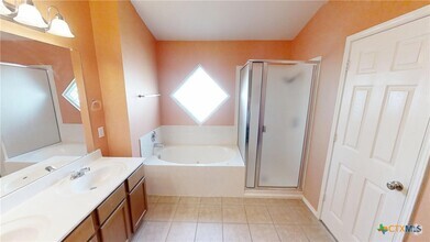 Building Photo - 2109 Vernice Dr
