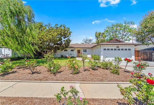 Building Photo - 1281 La Colina Dr