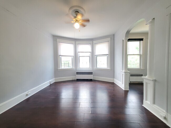 Unit 2 - 109 Winfield Ave